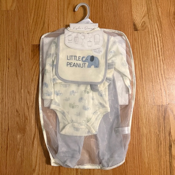 Kyle + Deena 7 Piece Baby Boy Gift Set - Picture 1 of 4